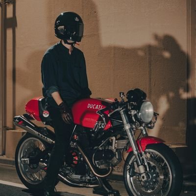 趣味アカです！ Honda/vrx400→Yamaha/srv250 renaissa→Ducati
/SPORT1000
カメラとワンピースカードも
ロシナンテ、紫黄色クロコダイル