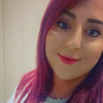 Samantha_Over's profile picture. 🍕🐝🧜🏻‍♀️🌸🌙⚽️🏏🏡♥️👨‍👩‍👦🧸