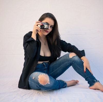 Mineira uai🔺️
19y
Mãe de gato 🐈
Fotógrafa 📷
Modelo💃