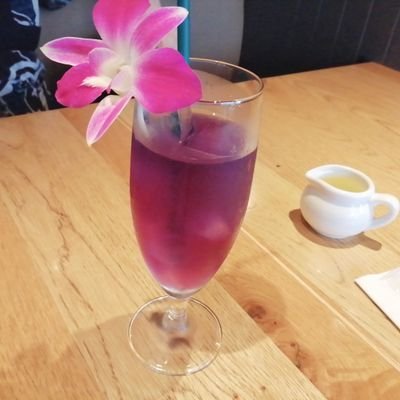 wannatravelThai's profile picture. タイ沼出戻り🇹🇭 じぬぬの可愛さに心をぶち抜かれました #NanaNu #Zunshine #ZonZon