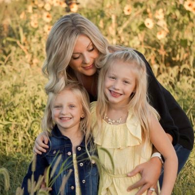 meganmknight05's profile picture. 