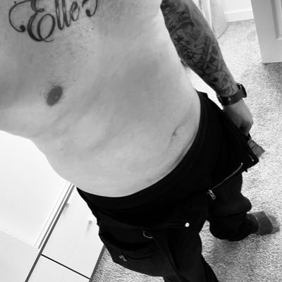husband of @bigboobwifey enjoying the darker side of Twitter