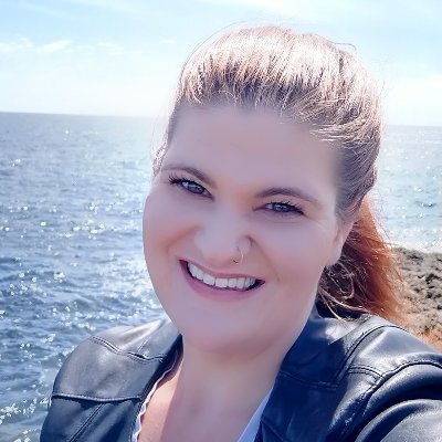 anikapanika's profile picture. Celebrating is my love language.