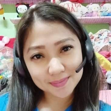 💗 Hello Kitty Addict 💗
💗 Momprenuer 💗
💗 Layout Artist 💗
💗 WAHM of 👭 💗
💗 🐱🐶🌿🐠🐦Lover 💗