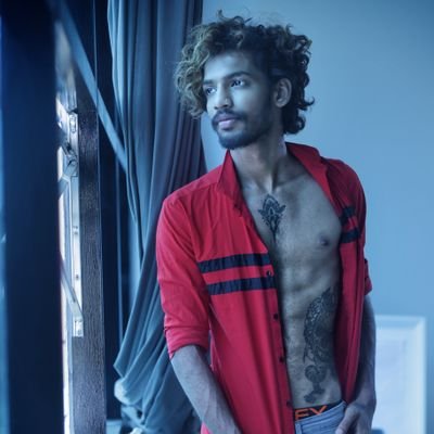 Mua_sunny_vaibh's profile picture. Sunny vaibhav @nakedsword01 they/them ♊ Gemini Makeup artist and hair dresser Freelancer kiddo😁 and yes ... I'm Gay!