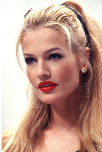 Karen_Mulder's profile picture. Model and Activist trying to Change this World