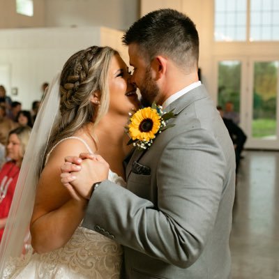 emily_bump19's profile picture. Make the most of every opportunity. Let the words you speak always be full of grace. •Colossians 4:5-6•