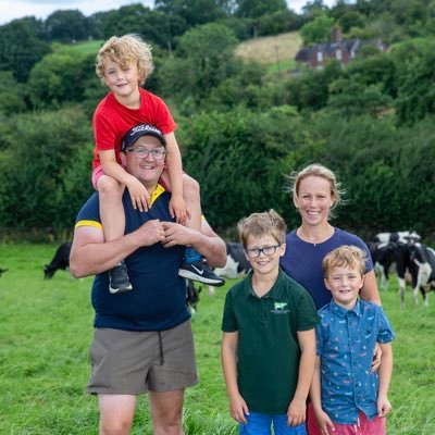 Dairy Farmer, tweeting about dairy farming life with my wife @lcmuir Instagram @ JamesTMuir https://t.co/ibJQSzP53R