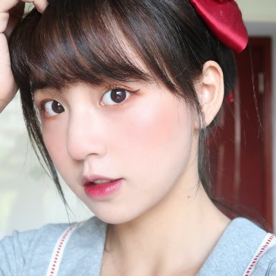 Jqi1608's profile picture. 我叫嘉淇 喜歡逛街美食 看電影 交友 旅行聽音樂 有想一起的賴我，jq0919