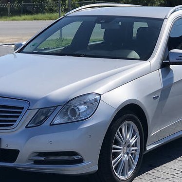 Ich bin ein echter Mercedes-Fan. Es gibt zwei Marken von Mercedes und andere auf der Welt. Neue Seite, gehen Sie zu Ihrem Traum-Mercedes W212.