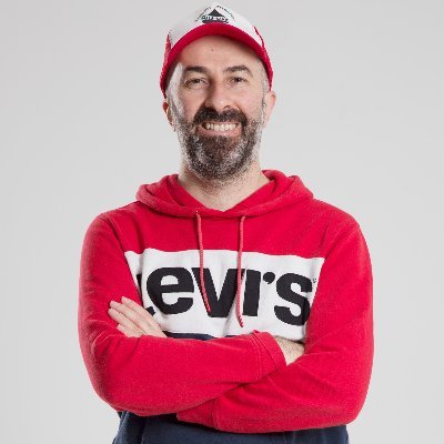 Fotógrafo freelance en empresas y revistas. Enseño y hablo sobre fotografía. Marketing en @laverbenalab. Si te gusta mi trabajo: informacion@david-g.com