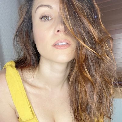 SmileOnMom's profile picture. Just a MILFY delight!