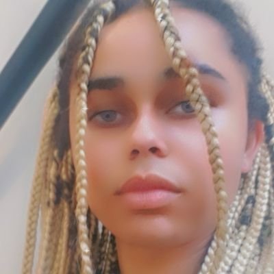 aiesha_diouf's profile picture. 17
Taken
Bored af