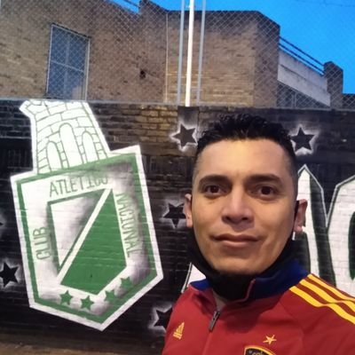 PeterRodriguezO's profile picture. Hincha del más grande de Colombia, fanático al Metal y al rock. Soy amante de la poesía y del buen vivir.