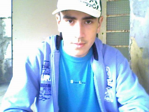 eu, sou, uma pessoa que gosta de curti a vida= e estar sempre perto das pessoas que eu gosto= e da famila pricipalmente e obrigado por me seguir *-*