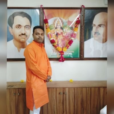 BJP Vice president - Jamalpur Ward
Karnavati Mahanagar
🚩नाभिषेको न संस्कारः सिंहस्य क्रियते मृगैः विक्रमार्जितराज्यस्य स्वयमेव मृगेन्द्रता
भारत माता की जय 🇮🇳