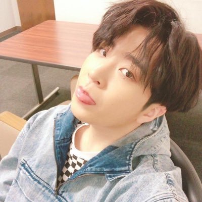 wenyeom's profile picture. me, myself and i