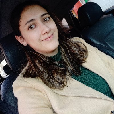 Economista, lectora compulsiva, feminista y fanatica de Coldplay