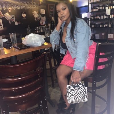 la/tay/juh College girl✨ Vanity Couture✨👛💄 MUA👩🏾🎨 #stunnaworld🌎