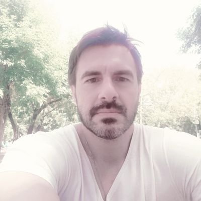 Lic.en Diseño Gráfico y Comunicación Visual.
Docente.
Aprendiz de trader