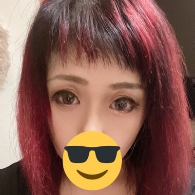 解離性同一性障害・心因性嘔吐など多数抱えながら刹那を生きる(毎日が燃え尽き症候群)。医師に言えない事もぶちまけてしまおう! 猫・音楽・メイク・ダンスが好き。フォロリク気付かない時が多々あります(何卒) 写真・動画の転載&保存は禁止です!!!