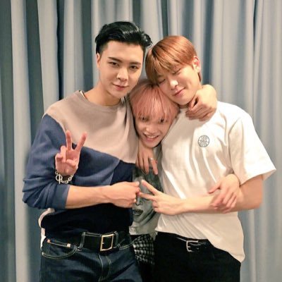 Iām there for the OG & next gens of talent only : #BIGBANG #SUJU #SHINee #NCT #EXO #WINNER #IKON The merchie obsessed arenāt funny anymore