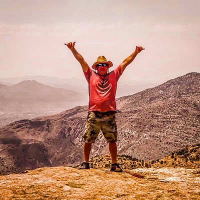 RDimagery's profile picture. Living vicariously through my photos and your positive vibes!✌️