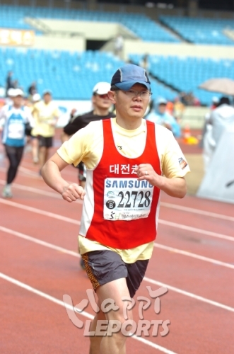 cbc1015's profile picture. 마라톤을 즐기며, 글쓰기와 말하기를 배움.