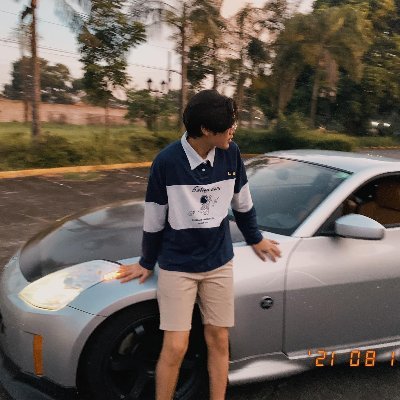 siannetyler's profile picture. Aimez beaucoup de choses, car c'est là la vraie force, et ce qui est fait dans l'amour est bien fait. - Vincent Willem van Gogh