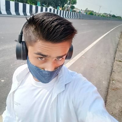 htkb15KFh9krbpy's profile picture. Student