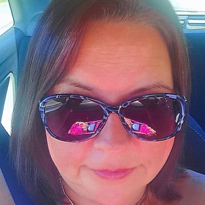 Aliholty's profile picture. Northerner who likes straight talking people. Like a good rant and say it as it is. Love having a laff. Cheery bird really😊