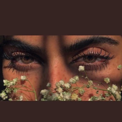 أنا ماني مثل غيري يجي ويروح... أنا مثل العمر لاراح مايرجع.