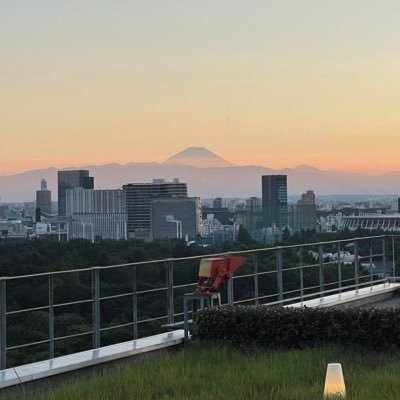 精神科医、専属産業医。Tech系をはじめとした医療コンサルタント業務で業界研究、投資先を探すのが趣味。飲食、物流、金融、Big Tech、スタートアップなどの裏側、健康管理、労務をのぞき見。中受2026S 男子、2028S 女子。