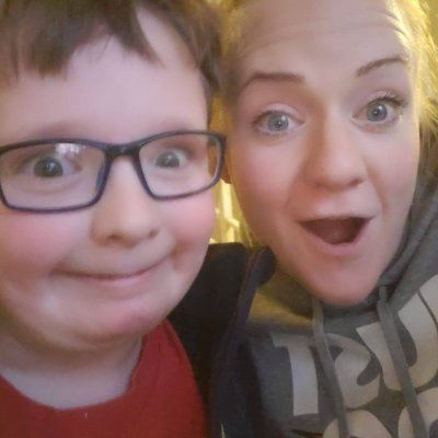 AmberCrisp's profile picture. Stuff's happening.