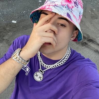 arellanes_josue's profile picture. 24 Years 
Lic. Programación 💻
I love Music 😎
Extreme Deports 🚀