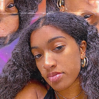 zarashariff's profile picture. 