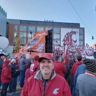 | Sports Fan Extrodinaire | Helmet Collection HOF Worthy | https://t.co/2hxoj0IG6a | Stop Bad Coaching Decisions | Washington State University