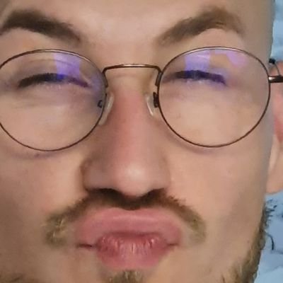 FloriRwrt's profile picture. 