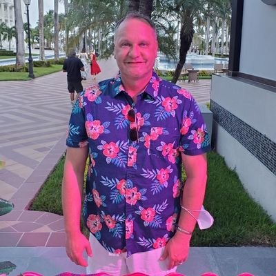 Passion 4 human rights & policymaking. From OR/CA. Gay. Ocean, flag & map lover. Married. Knitter. Dem running 4 Congress. Swimmer. SEIU mem. 5 cats. Dad bod.