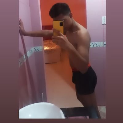 Alexand37731035's profile picture. 🤴