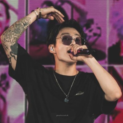 my kpop acc used to be @/jeonscandies
follow me I'm awesome 😫