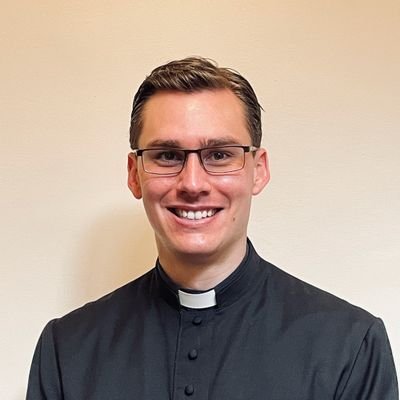 Born and raised in Sydney. Husband; father; son; brother; clerk in holy orders. A red Tory in politics, and Anglo-Catholic in religion.