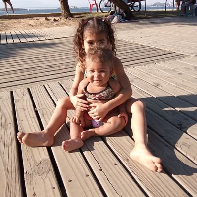 Lá no céu tem alguém que jamais esquecerei, Pai te amo 🥀.       Micaelly e Mirella 👩‍👧‍👧😍