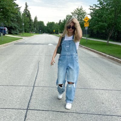 meganlevy_'s profile picture. 