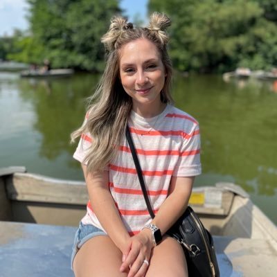 Ellie without the “i” | PR & Social Media | Pop Culture Fiend | Texas Ex