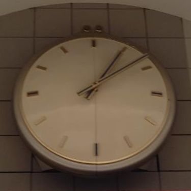 設備からくり時計を巡ったり家庭用からくり時計を収集したりしています。細々と