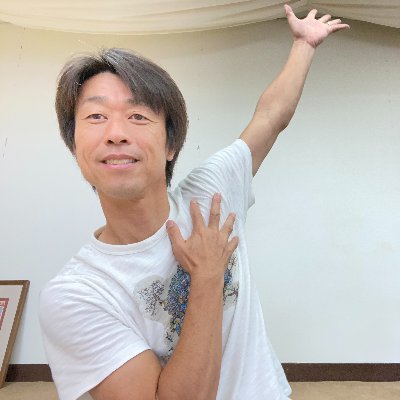 大阪の生活ヨガ研究所の代表をしています。一年を通して中之島で毎週アウトドアヨガを開催しています。リバーサイドヨガです。 Im yoga teacher in Japan.seikatuyoga@tenmabashi Osaka. I love OKI-yoga.