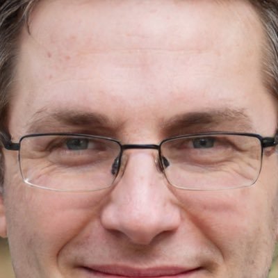 natuurlijk stemmen we op GroenLinks PvdA en steunen DENK omdat we allen denken zoals Arjen Lubach. Grappen over RECHTS omdat we bang zijn voor extremisten.
