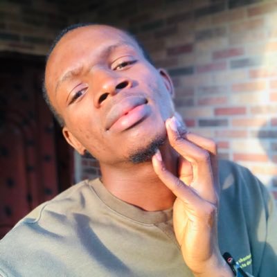 victor_onyi_'s profile picture. Strategist | Psychologist | FCB | Tech