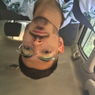 Dando guerra en esta red social desde el 2011 cosa q a twitter no le hizo gracia cuando se enteró.